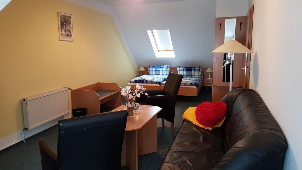 Pension Kastanie Bergen Auf Rugen Buitenkant foto