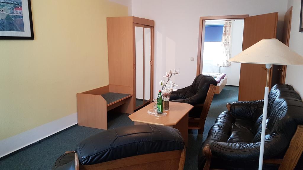 Pension Kastanie Bergen Auf Rugen Buitenkant foto